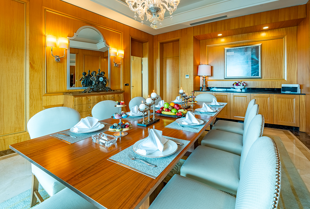Calista Luxury Resort King Suit List Card3