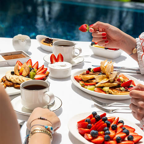Calista Luxury Resort Instagram Slider Card4