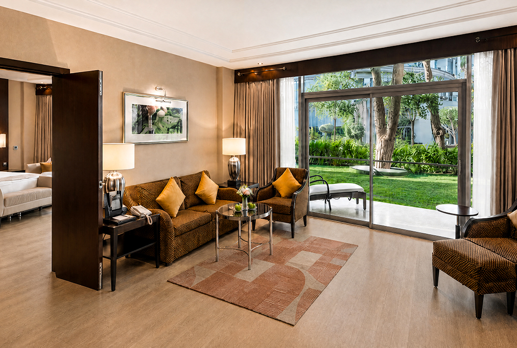 Calista Luxury Resort Coner Suit List Card2