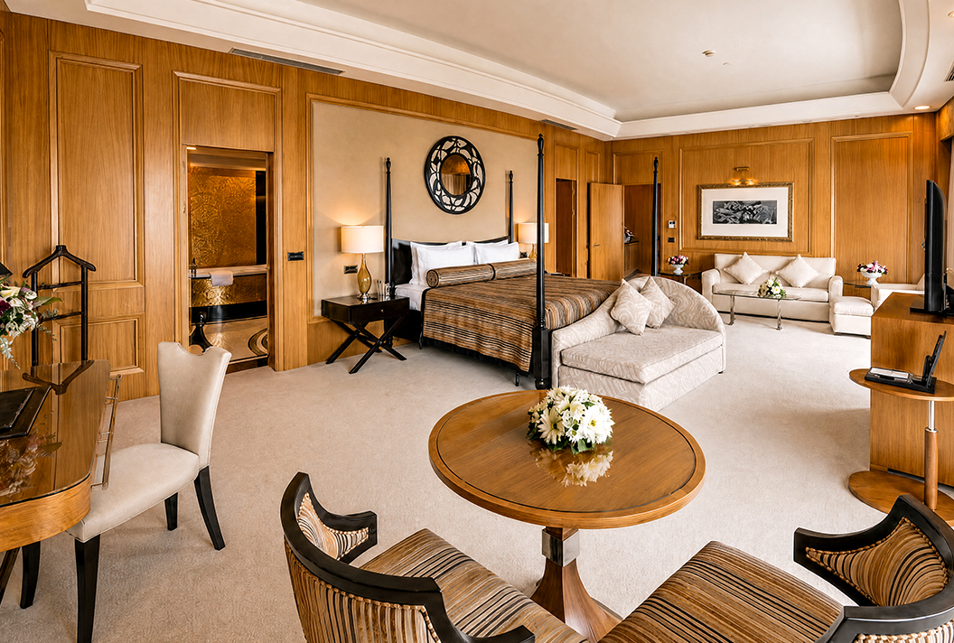 Calista Luxury Resort King Suit List Card