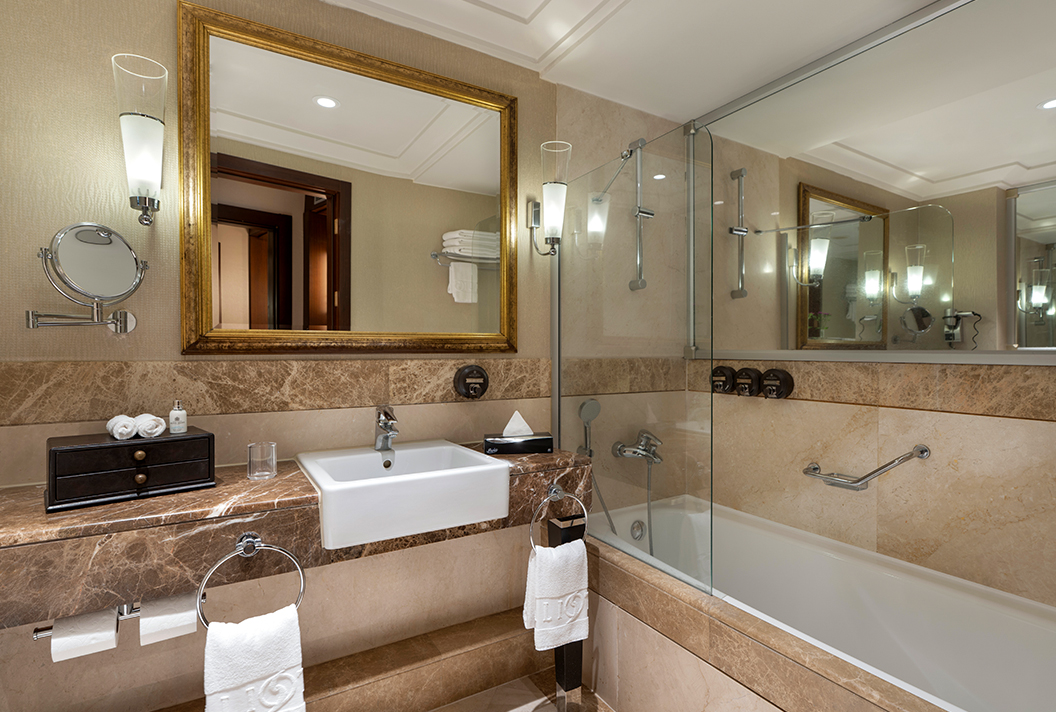 Calista Luxury Resort Junior Suit List Card3
