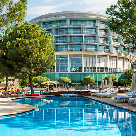 Calista Luxury Resort Instagram Slider Card (1)